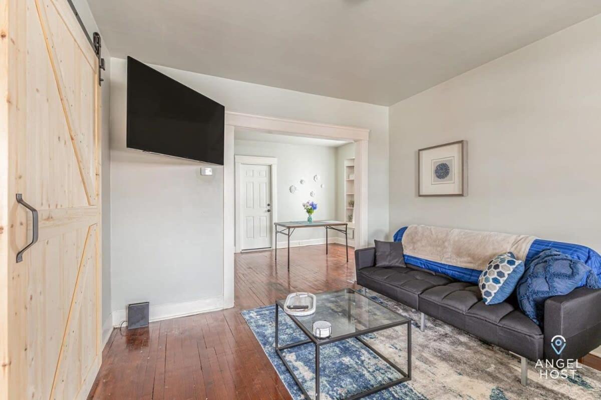 Newly Remodeled Apt, South Hills Old Brooklyn Area Cleveland Eksteriør billede